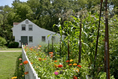 Rippon Lodge, Chauffeur's House, Garden